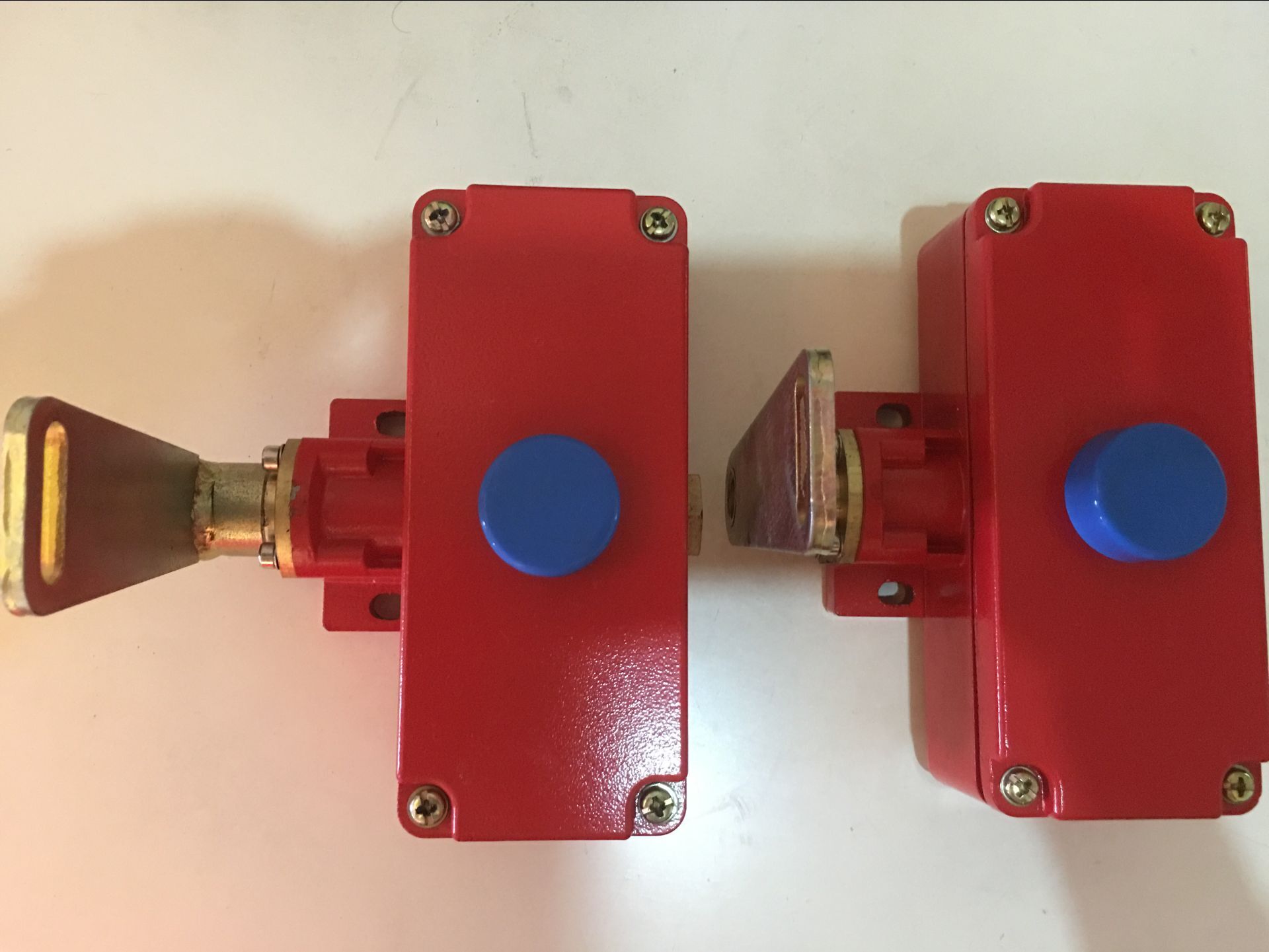 緊急拉線(xiàn)開(kāi)關(guān)ZS75S10/1SV_拉線(xiàn)開(kāi)關(guān)工廠(chǎng)直營(yíng)