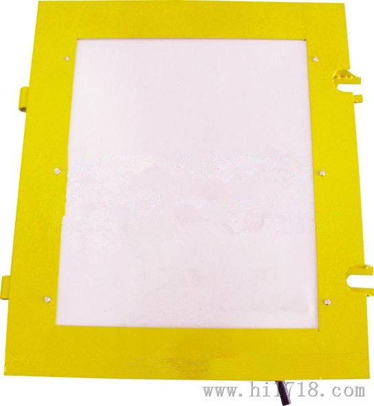 LDM-T溜槽堵塞檢測(cè)開(kāi)關(guān),LDM-G型溜槽堵塞保護(hù)裝置安裝與接線安裝方法:1、在溜槽側(cè)壁一適當(dāng)位置開(kāi)240×260長(zhǎng)方口,然后在開(kāi)口上方約100~200mm處,溜槽內(nèi)壁焊接一塊長(zhǎng)300mm左右的擋板,以防大塊物料落下直接沖擊活動(dòng)門(mén)發(fā)生誤動(dòng)作。再用隨機(jī)所配橡膠板將開(kāi)口完全覆蓋、封閉。1、將本裝置用M10×25螺栓緊固在彎角件上即可。安裝要領(lǐng)及主要事項(xiàng),1、本系列溜槽堵塞開(kāi)關(guān)可兩個(gè)為一組,安裝于溜槽相對(duì)的并且不受物料沖擊的兩個(gè)側(cè)壁上,高度根據(jù)用戶(hù)需要而定。一般安裝在溜槽底部向上三分之二高度為宜。2、本系列產(chǎn)品裝置也可用四個(gè)分兩組使用,一組安裝在溜槽側(cè)壁從底算起三分之一相對(duì)高度,作為輕度堵塞檢測(cè)。溜槽堵塞開(kāi)關(guān)用于接振打裝置信號(hào),當(dāng)溜槽發(fā)生堵塞時(shí),振打裝置接收到信號(hào)后,便開(kāi)始振打;另一組安裝底部三分之二處,作為重度堵塞時(shí)輸出停機(jī)信號(hào)。,堵塞保護(hù)裝置 LDM-T溜槽堵塞檢測(cè)開(kāi)關(guān),堵塞保護(hù)裝置
